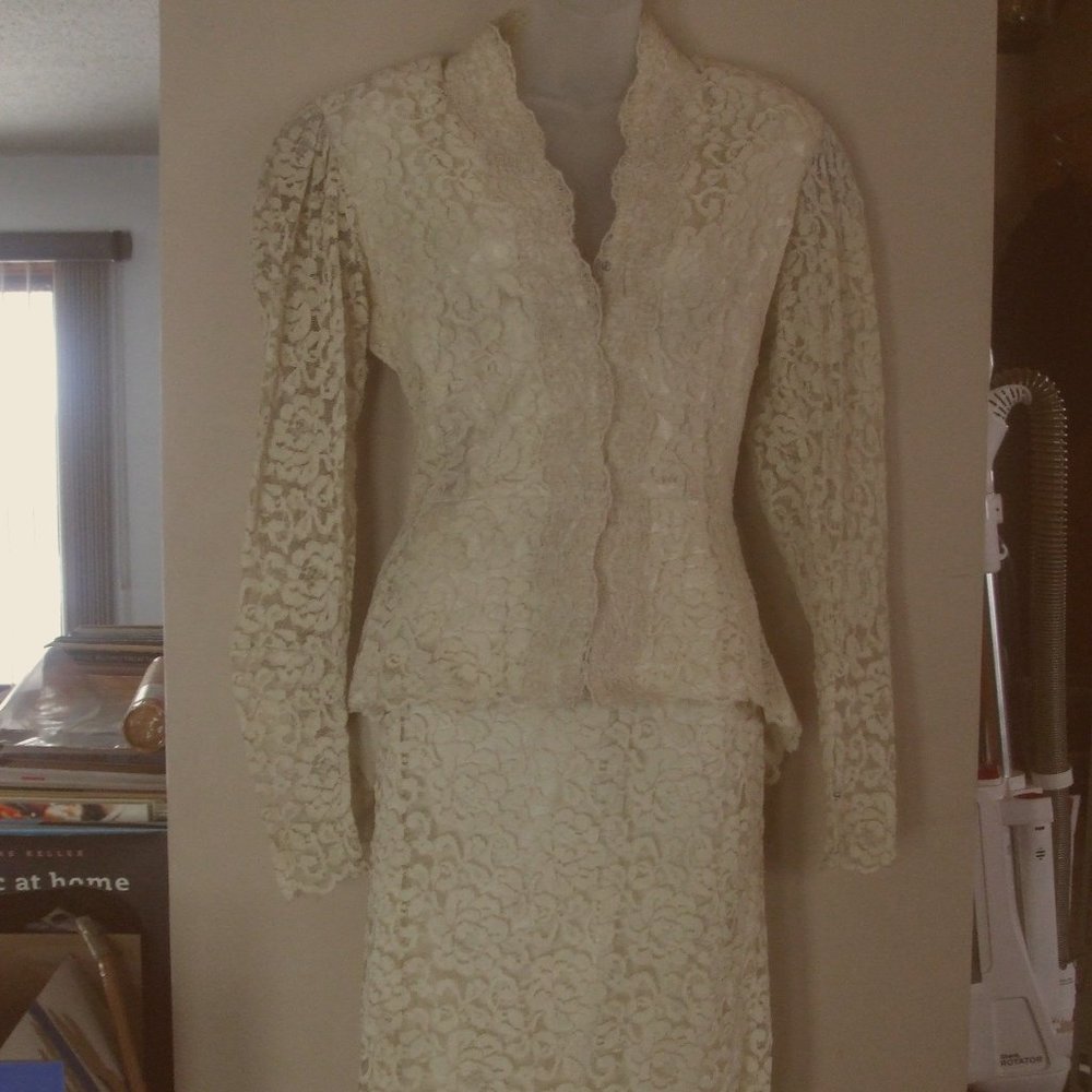 Outback Red Cream Lace Bridal Suit